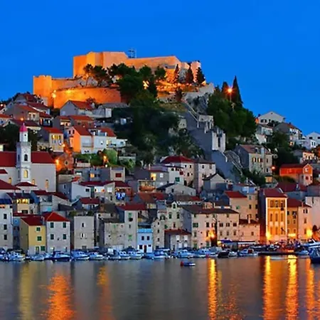 Kuca Za Odmor Eni **** Semesterbostad Šibenik